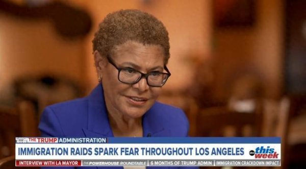 山東股票配資公司 洛杉磯市長批美移民局蒙面突襲：“很多人以為可能發(fā)生了綁架案”